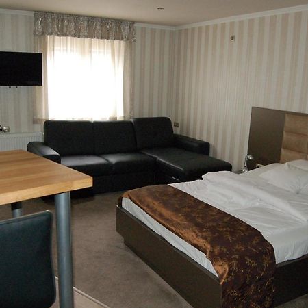 Control Motel Jaszbereny Luaran gambar
