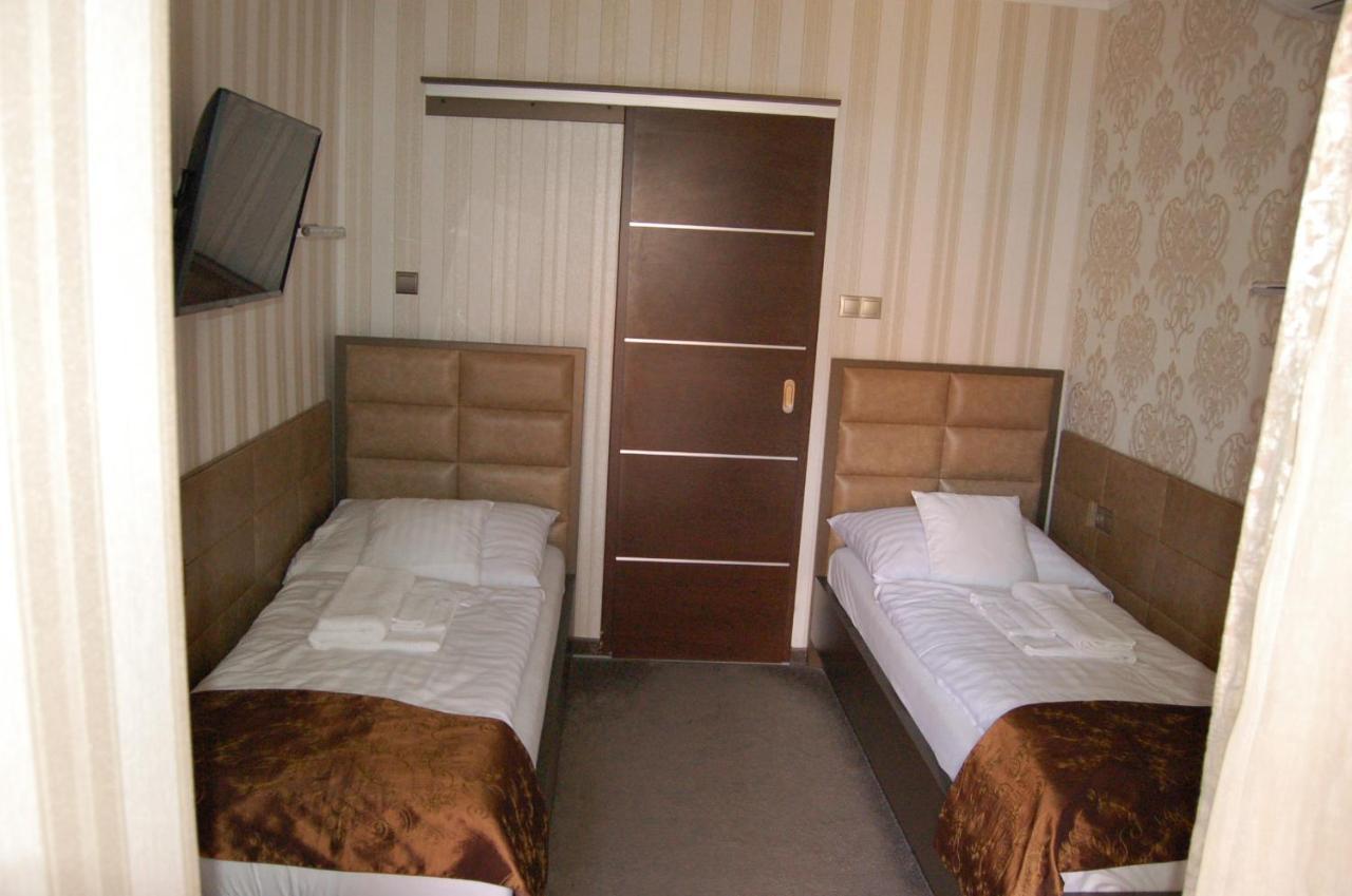 Control Motel Jaszbereny Luaran gambar