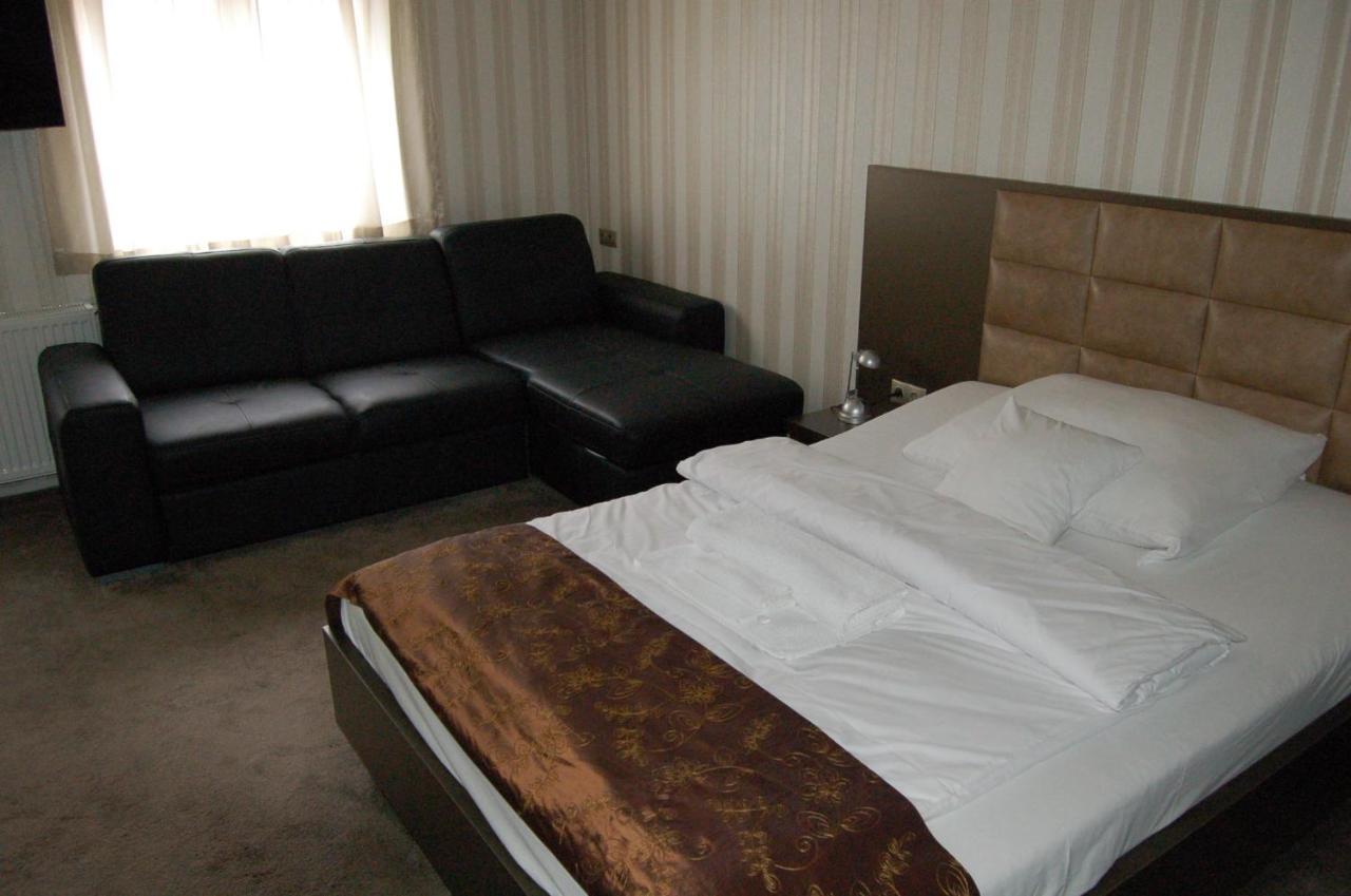 Control Motel Jaszbereny Luaran gambar