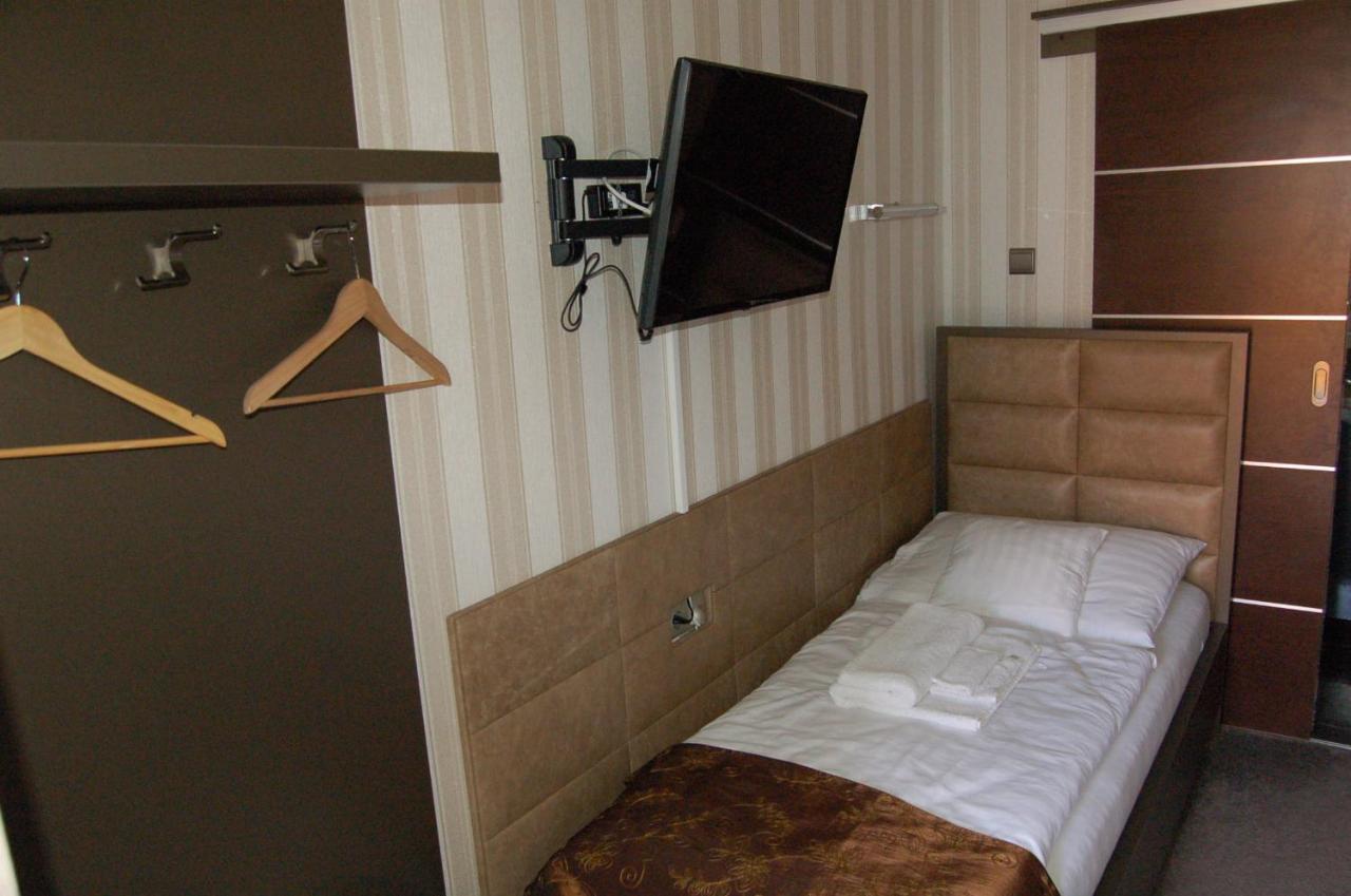 Control Motel Jaszbereny Luaran gambar